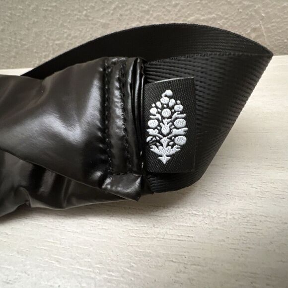 Free People FP Movement Black FannyPack Sling Bag NWOT - Picture 2 of 10